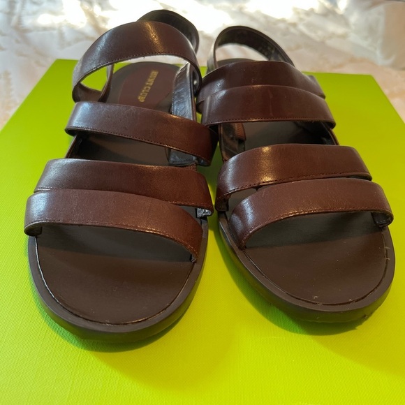 Women's Hunt Club Leather Sandal - Picture 3 of 16